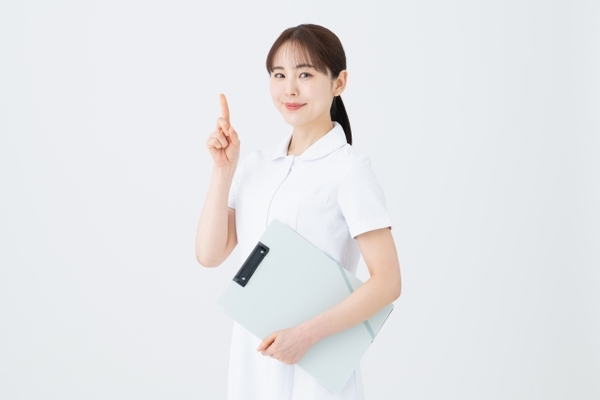 エンパワーメントのコツを伝える看護師