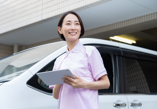 訪問看護は訪問だけじゃない？書類作成・連携業務など意外と多い訪問以外の仕事内容を解説